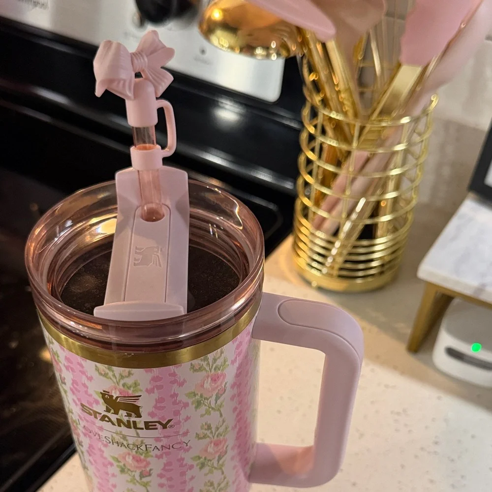 Stanley x LoveShackFancy 40oz Tumbler in Blooming Heirloom - Picture 2 of 3